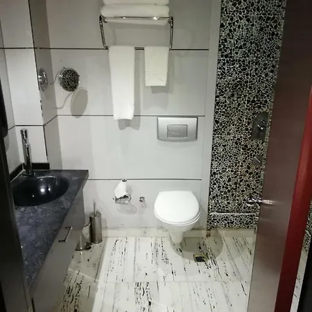 Dom Hotel 4*