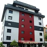 Dom ホテル 4*